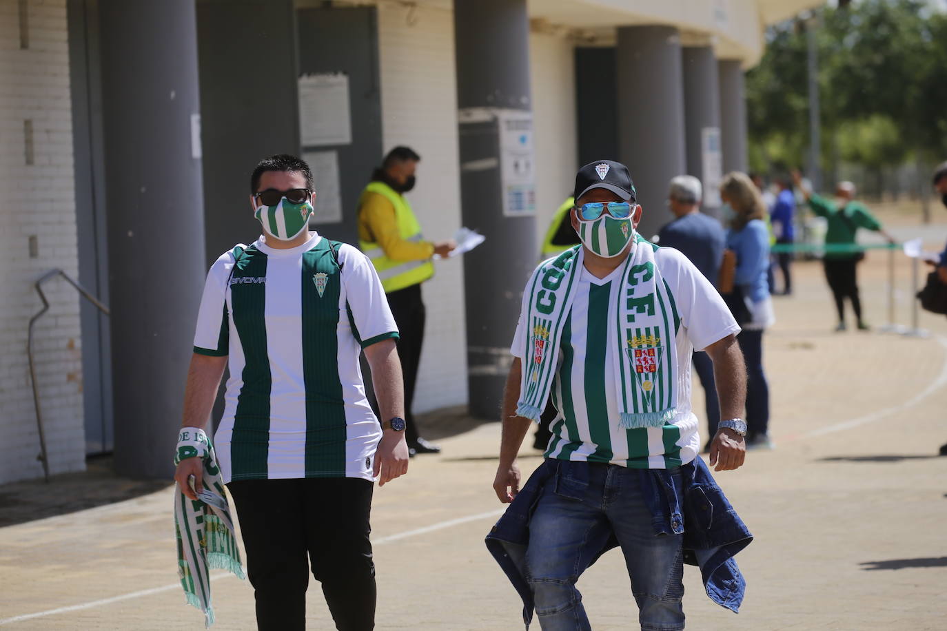 El ambiente en El Arcángel en el Córdoba CF - Linense, en imágenes