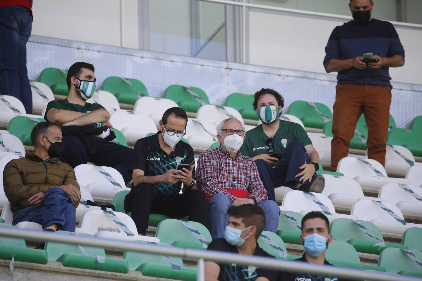 El ambiente en El Arcángel en el Córdoba CF - Linense, en imágenes