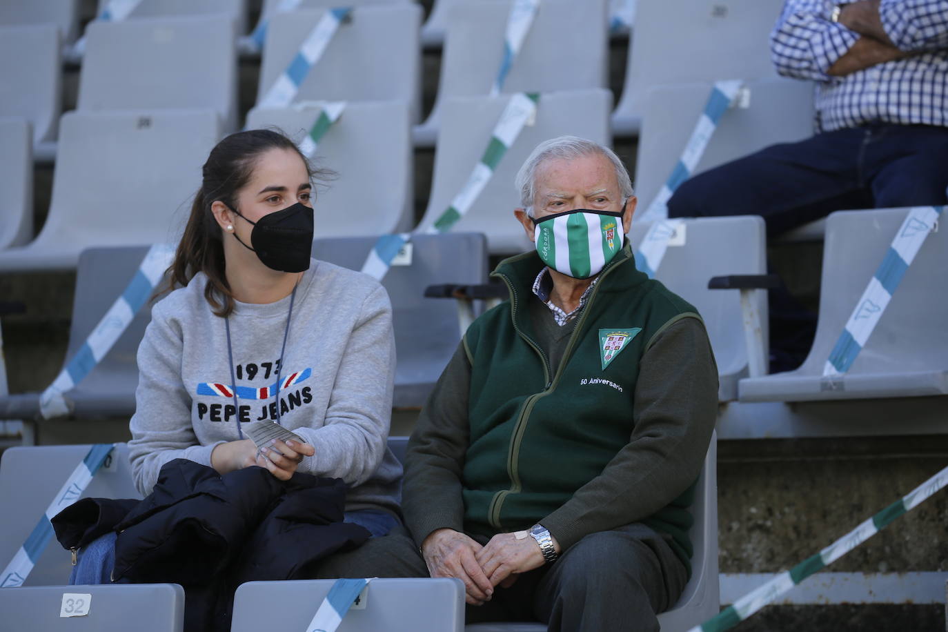 El ambiente en El Arcángel en el Córdoba CF - Linense, en imágenes