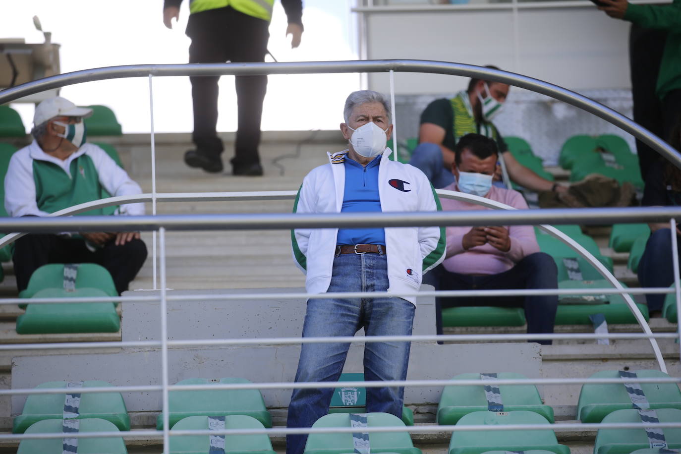 El ambiente en El Arcángel en el Córdoba CF - Linense, en imágenes