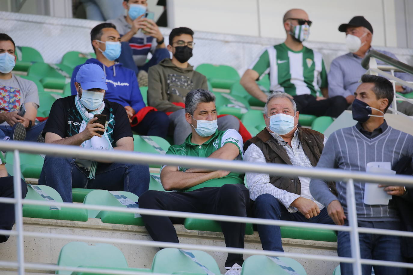 El ambiente en El Arcángel en el Córdoba CF - Linense, en imágenes