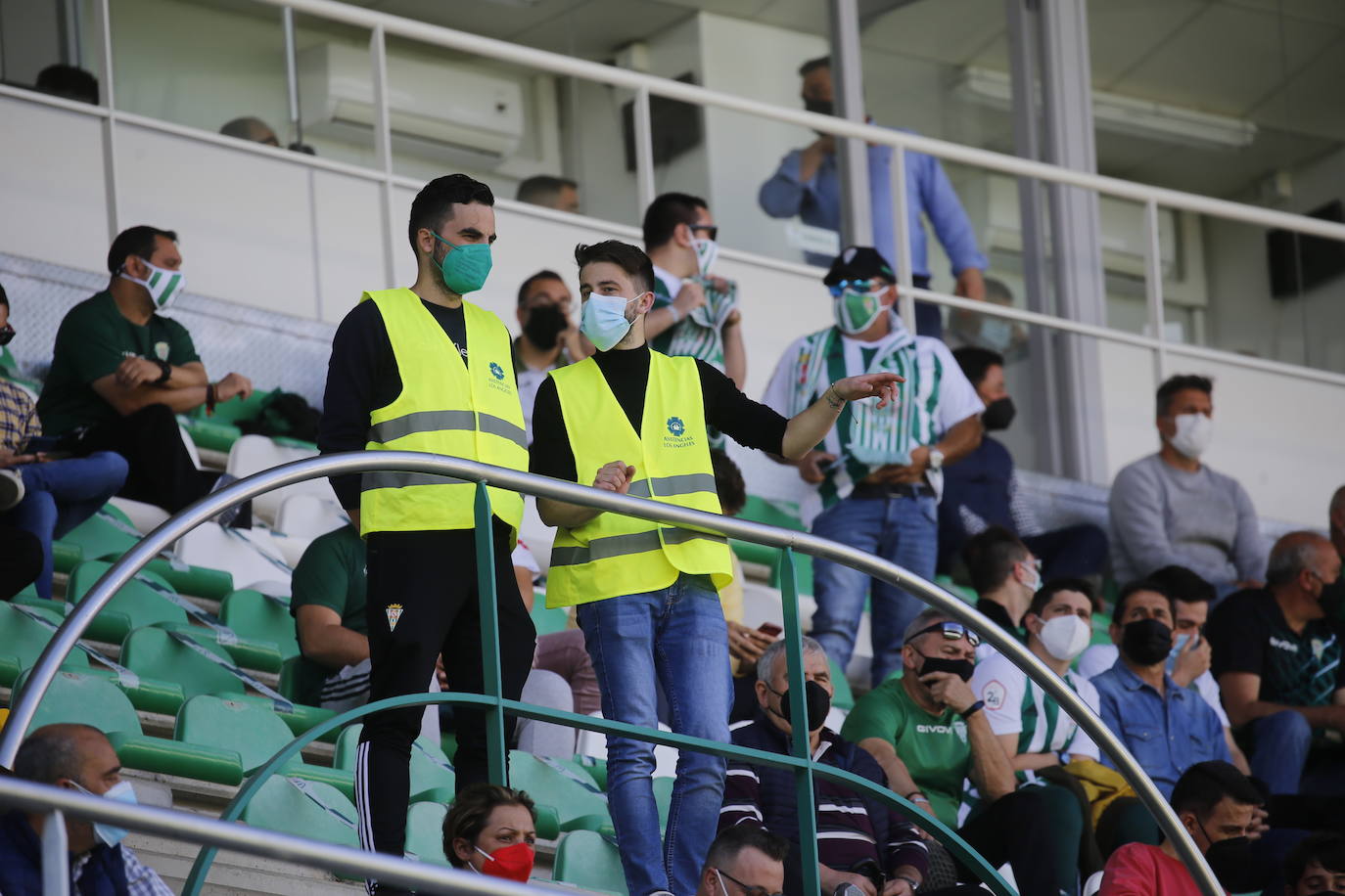 El ambiente en El Arcángel en el Córdoba CF - Linense, en imágenes