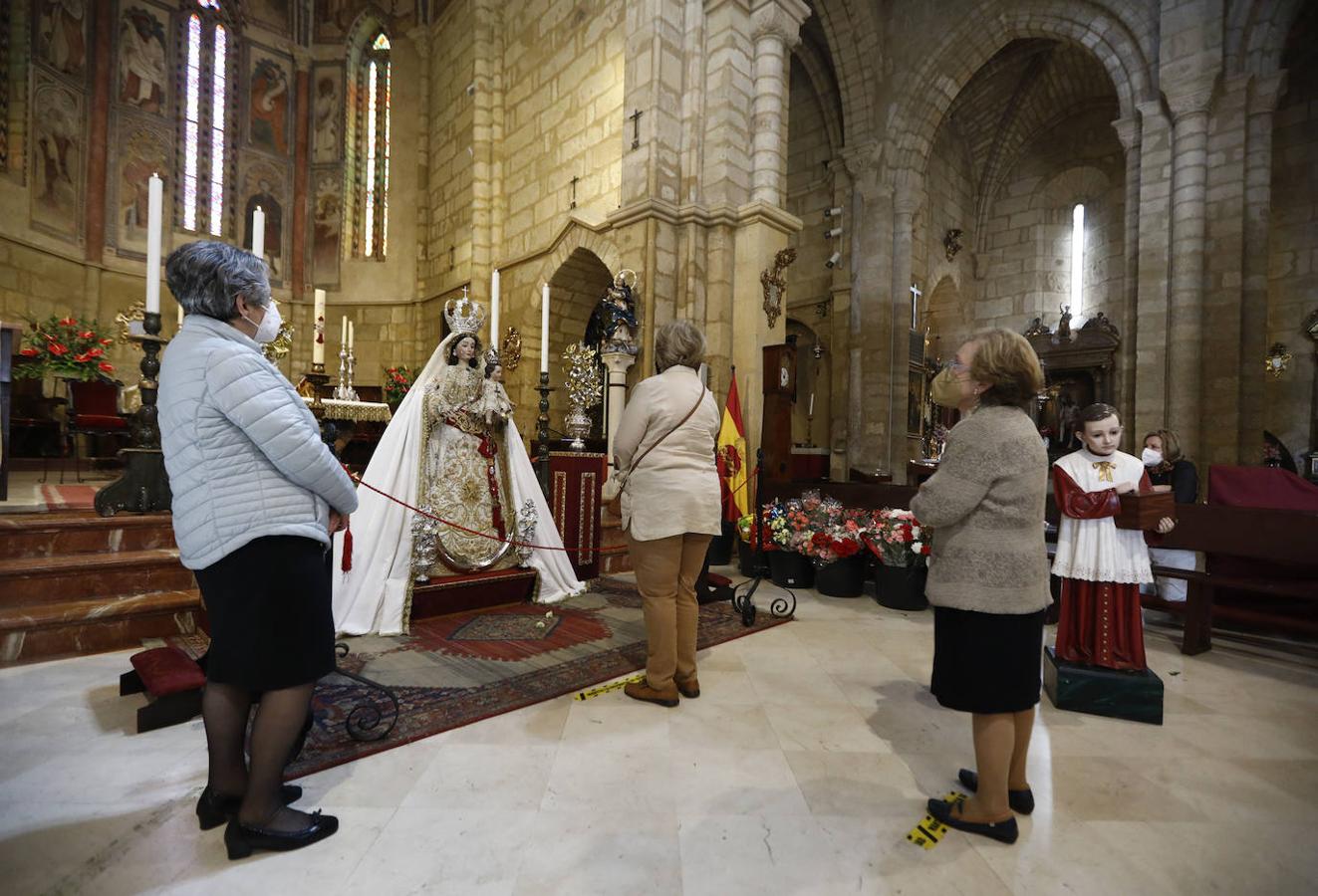 La veneración a la Virgen de los Remedios de Córdoba en martes y 13 en imágenes