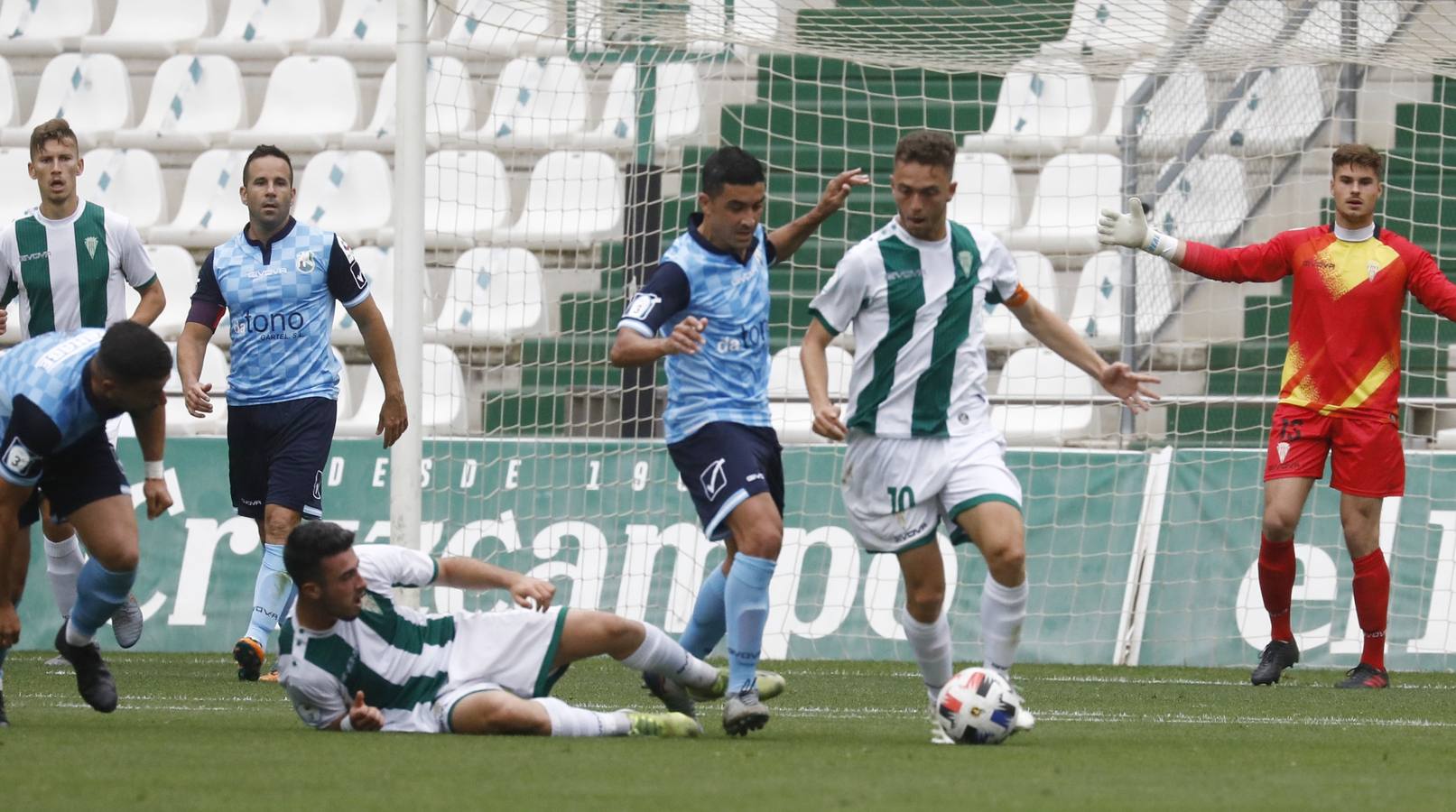 La victoria del Córdoba B ante el Rota, en imágenes