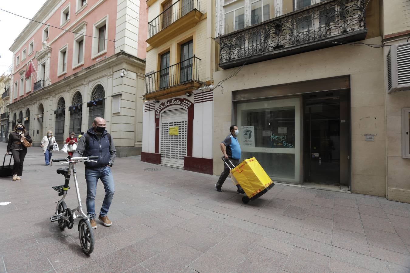 Caen los precios del alquiler en los locales comerciales del Centro de Sevilla