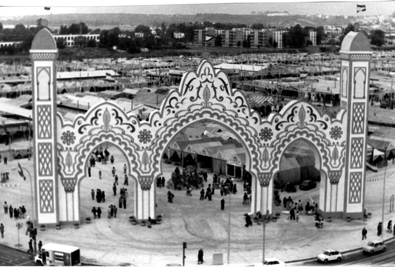 Primera Feria de Abril de Sevilla celebrada en el recinto de los Remedios, en el año 1973