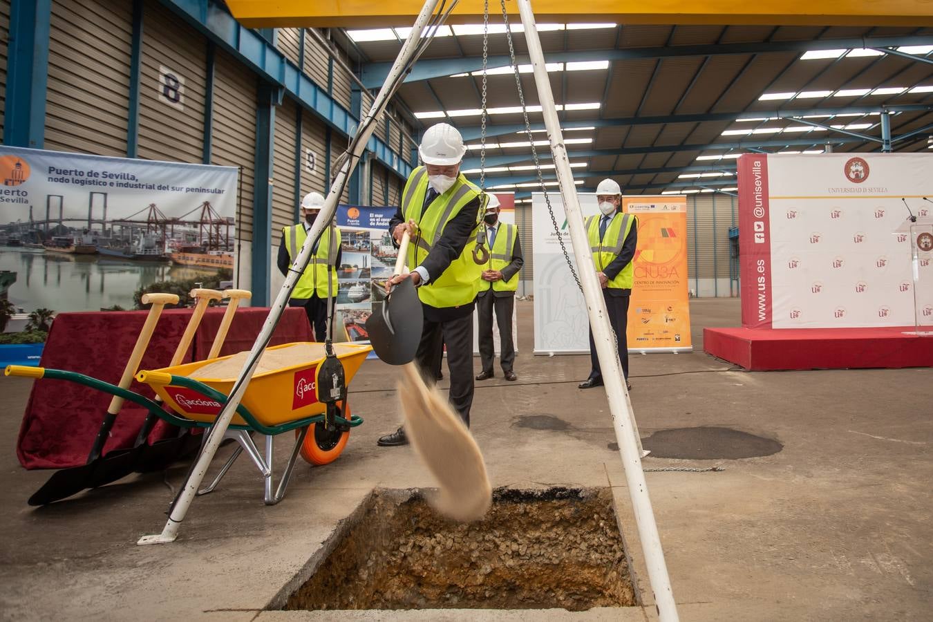 Primera piedra del centro de innovación del Puerto de Sevilla