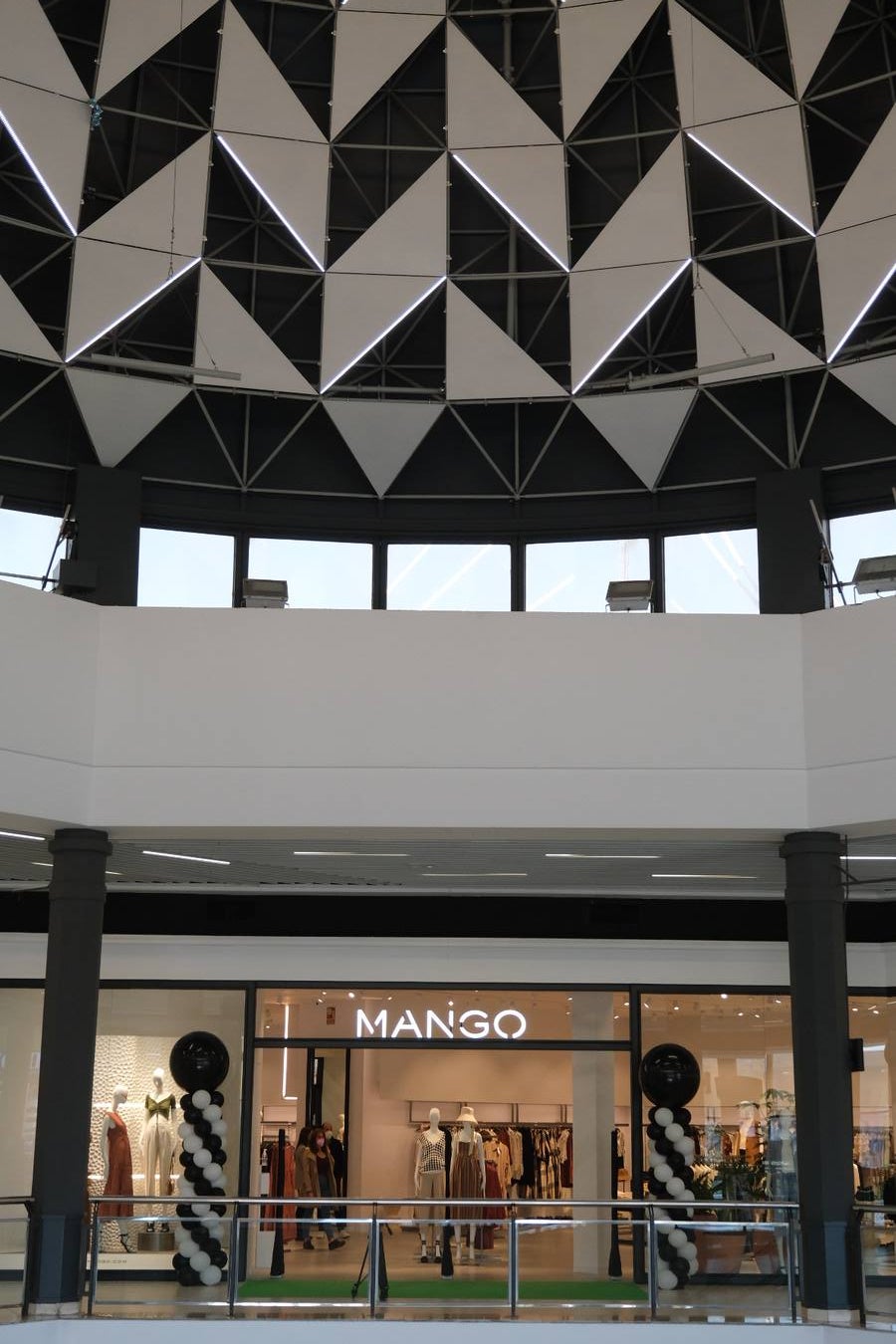 La nueva tienda de Mango en Córdoba, en imágenes