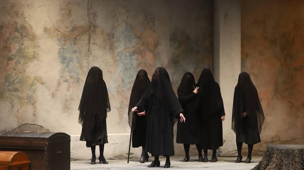 Bernarda Alba en el Gran Teatro de Córdoba, en imágenes