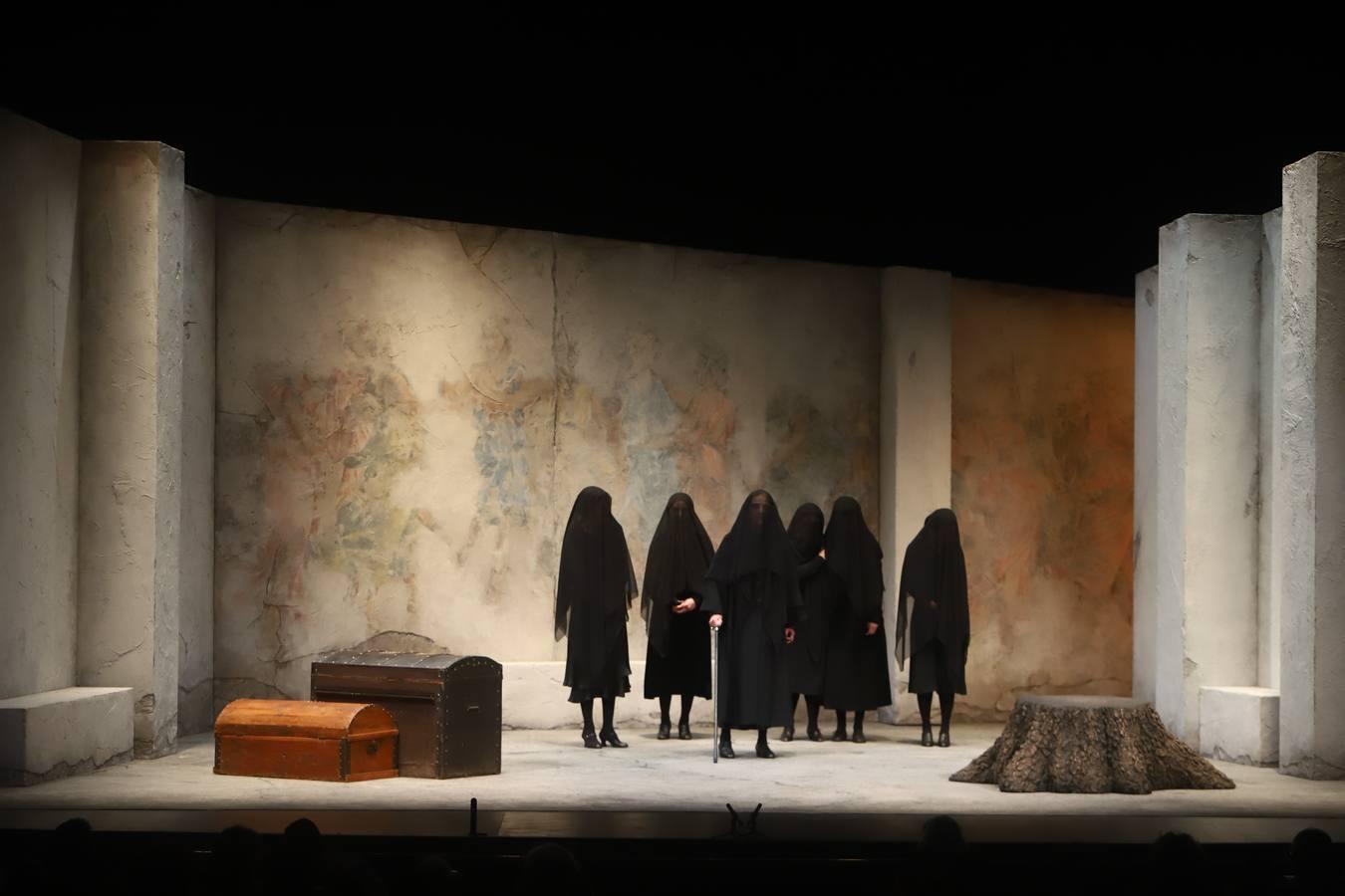 Bernarda Alba en el Gran Teatro de Córdoba, en imágenes