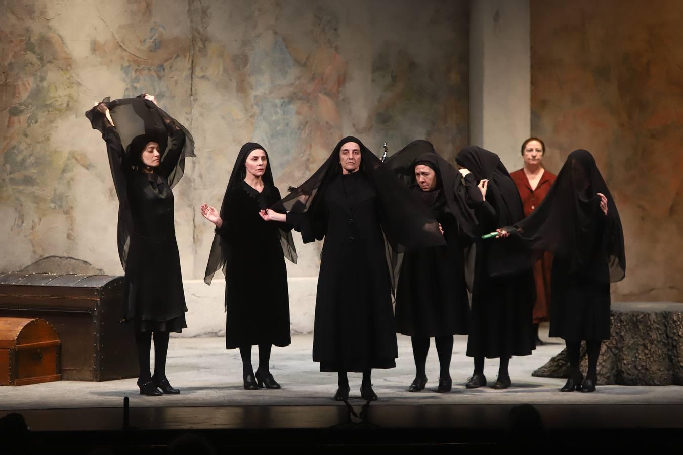 Bernarda Alba en el Gran Teatro de Córdoba, en imágenes