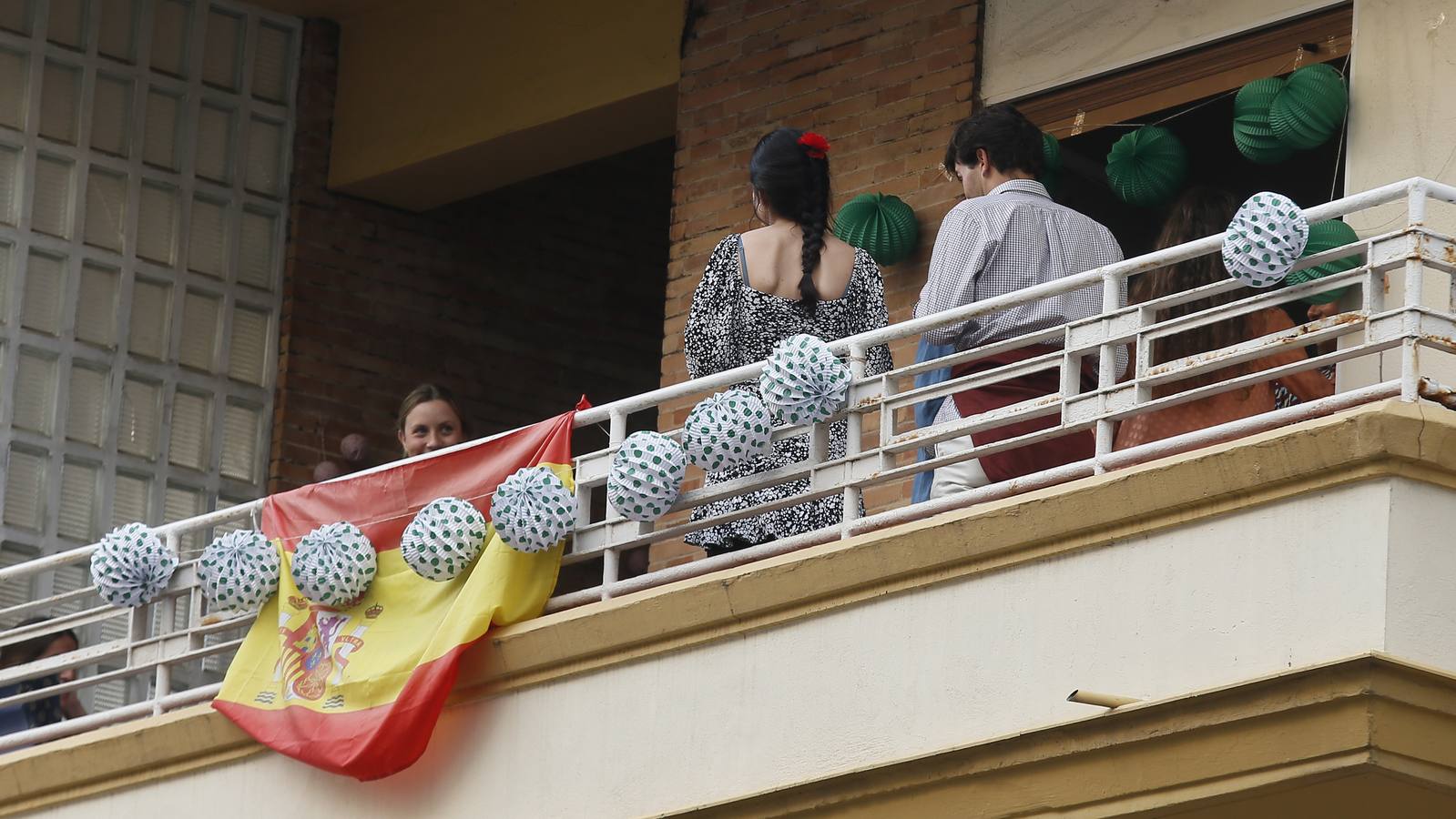 Balcones decorados por la ciudad