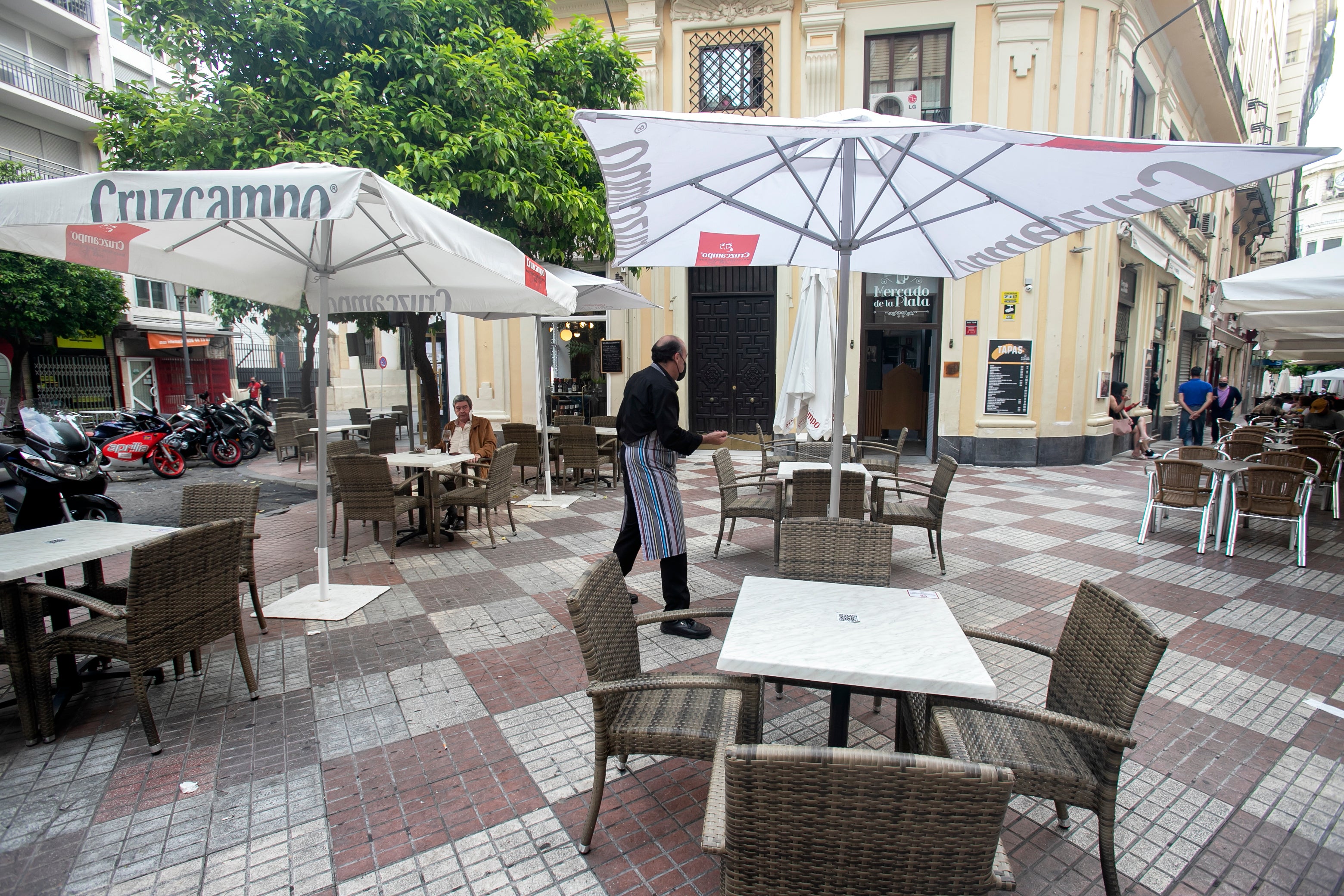 El cierre de los bares a las ocho en Córdoba, en imágenes