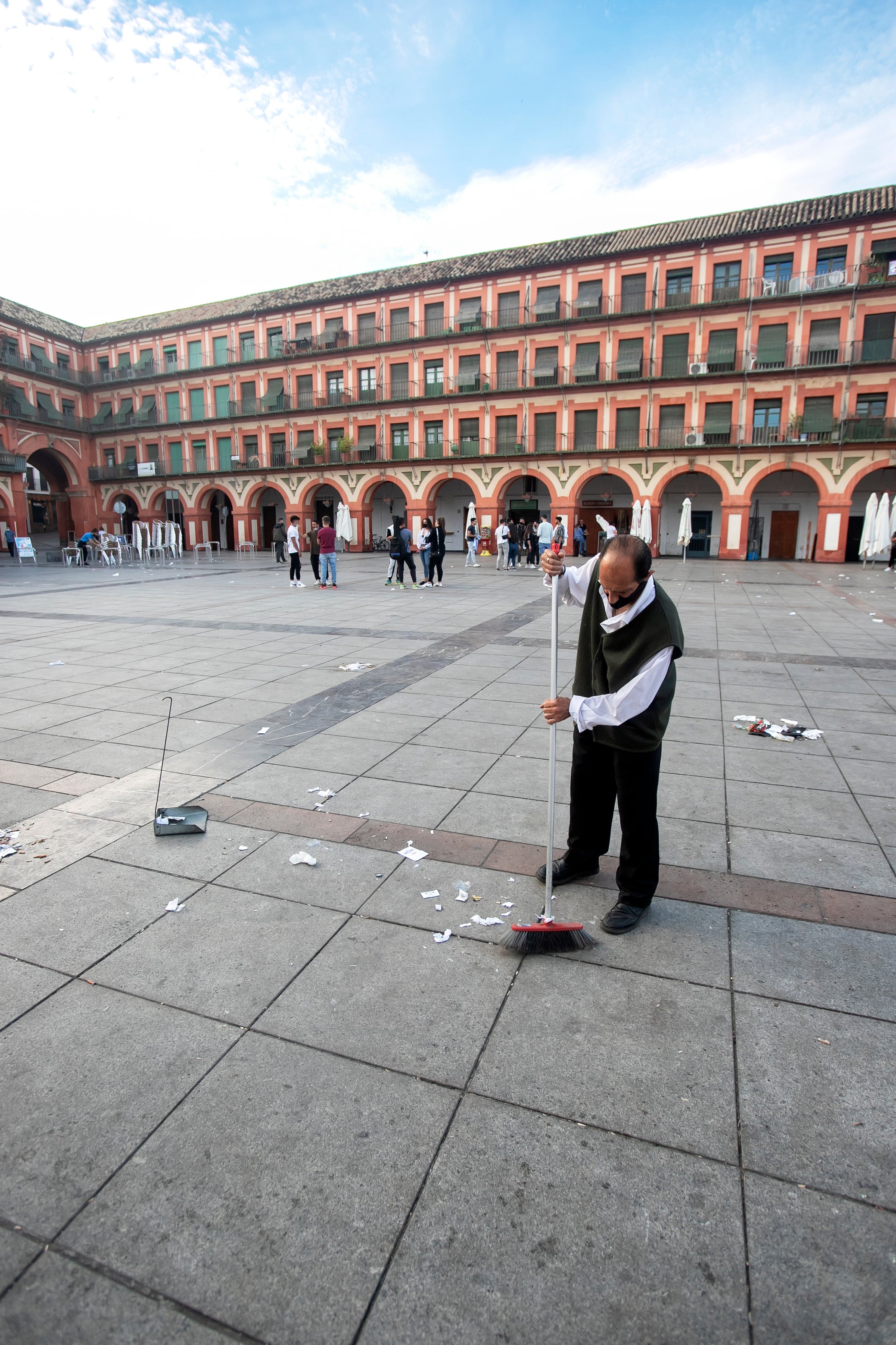 El cierre de los bares a las ocho en Córdoba, en imágenes