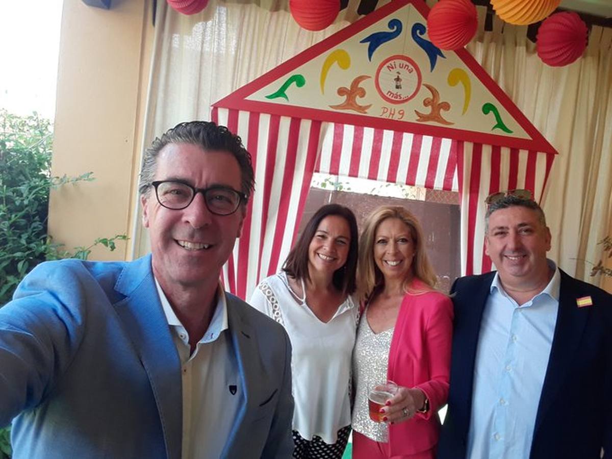 #MiFeriaenCasaABC: Así han celebrado los sevillanos el inicio de la Feria de Sevilla 2021 en sus hogares