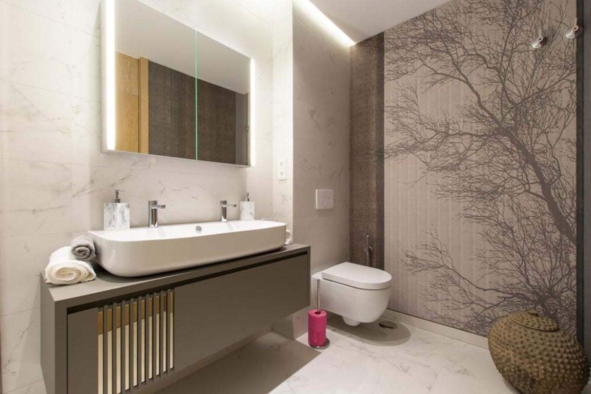 El ático de lujo de Iker Casillas en La Finca. La casa posee además un dormitorio adicional para el servicio con su propio baño y otra sala de estar con un despacho.