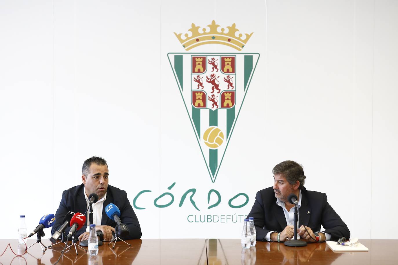 La presentación de Germán Crespo, nuevo entrenador del Córdoba, en imágenes