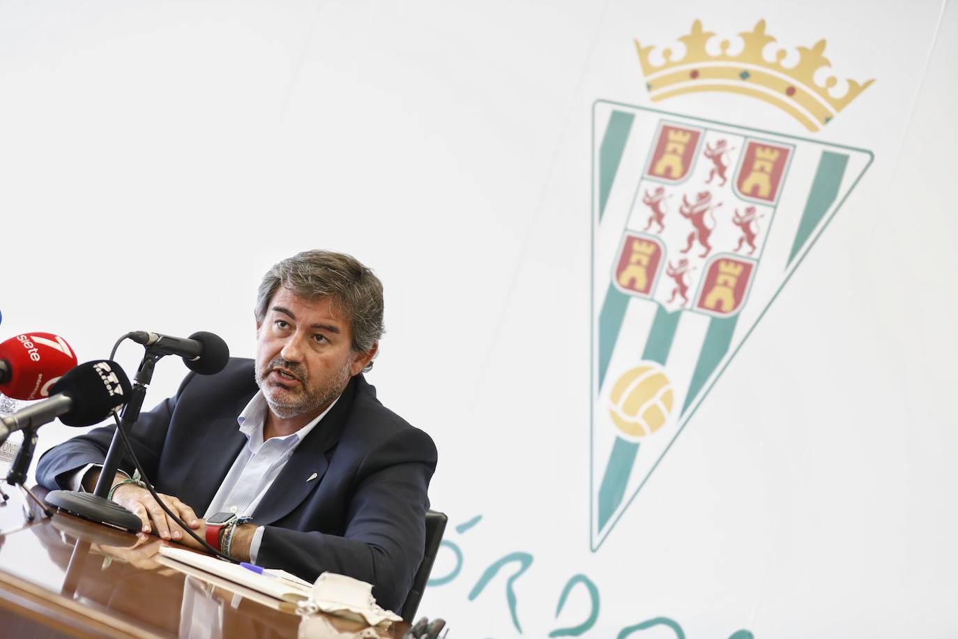 La presentación de Germán Crespo, nuevo entrenador del Córdoba, en imágenes