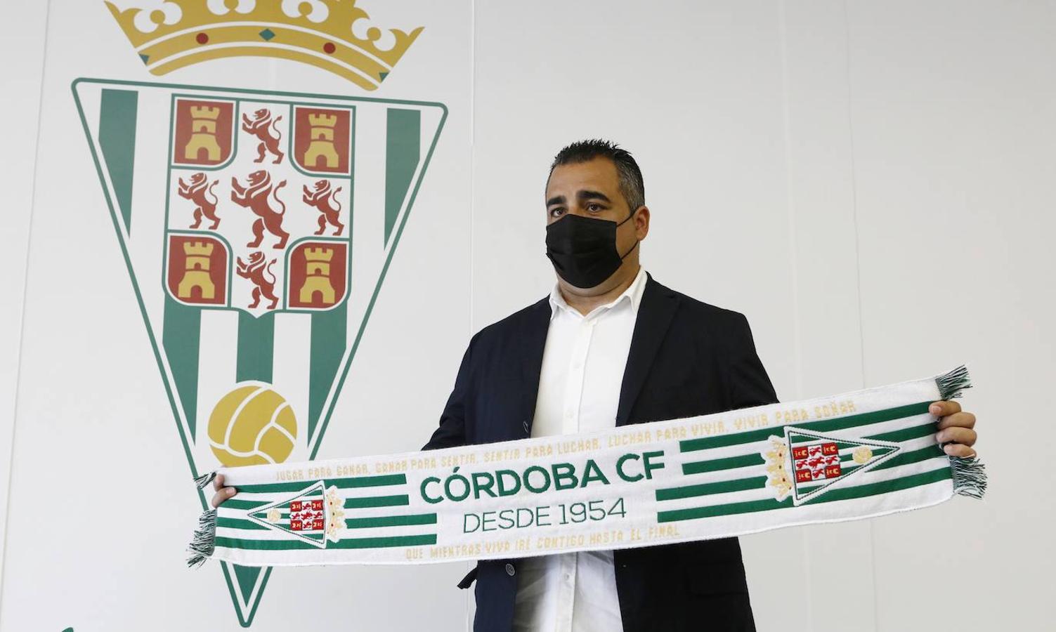 La presentación de Germán Crespo, nuevo entrenador del Córdoba, en imágenes