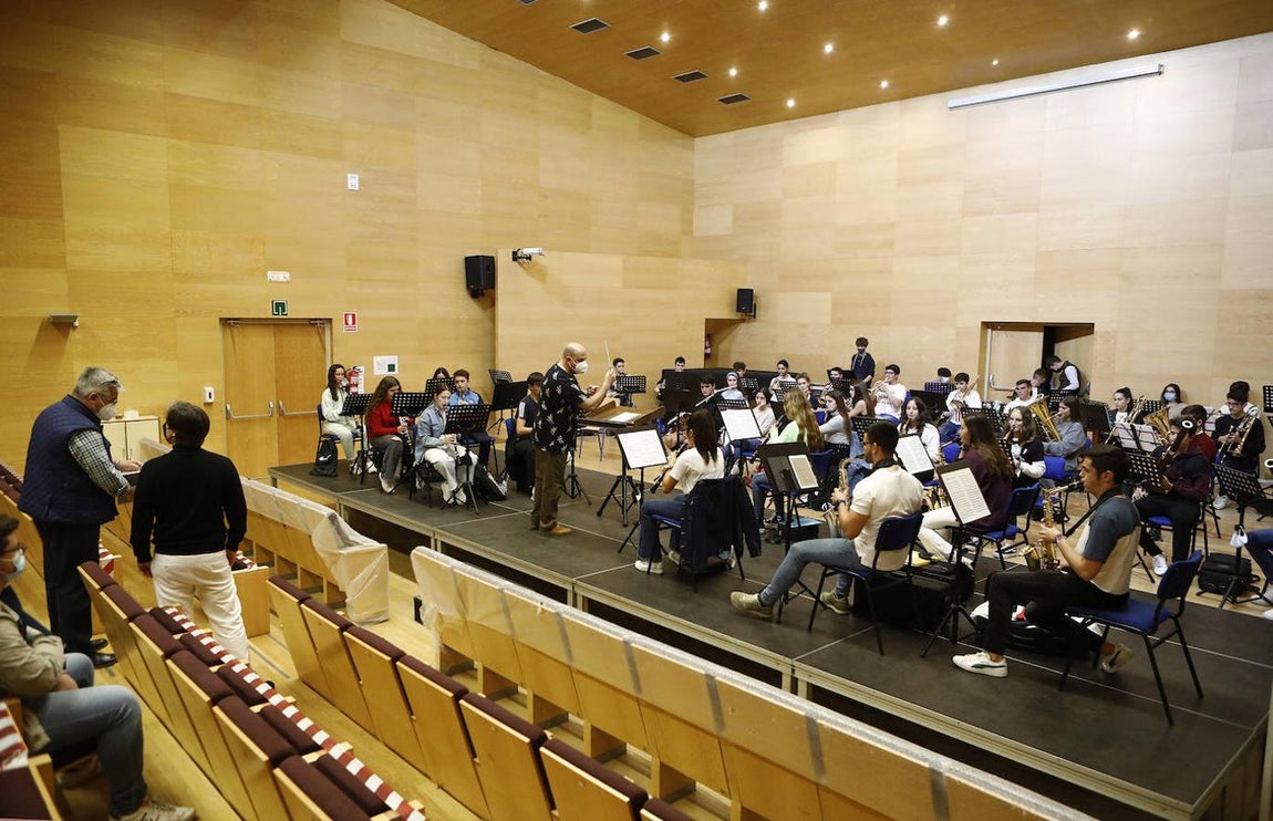 La clase magistral de la Orquesta de Córdoba en el conservatorio, en imágenes