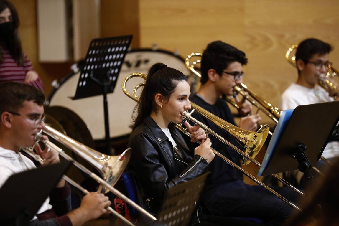 La clase magistral de la Orquesta de Córdoba en el conservatorio, en imágenes