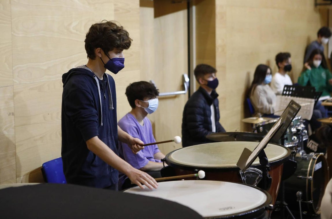 La clase magistral de la Orquesta de Córdoba en el conservatorio, en imágenes