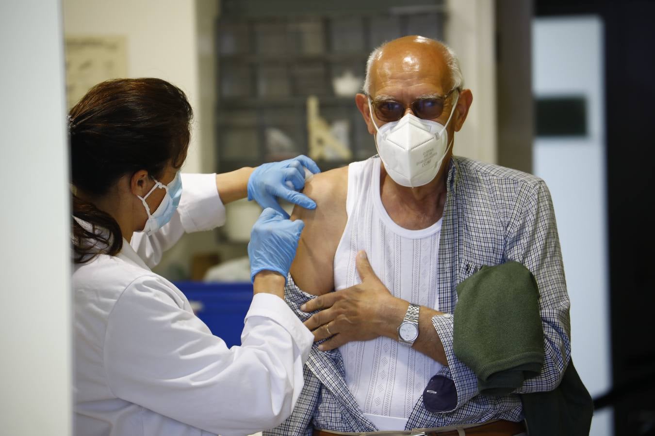 En imágenes, Córdoba suministra ya las primeras dosis de la vacuna Janssen