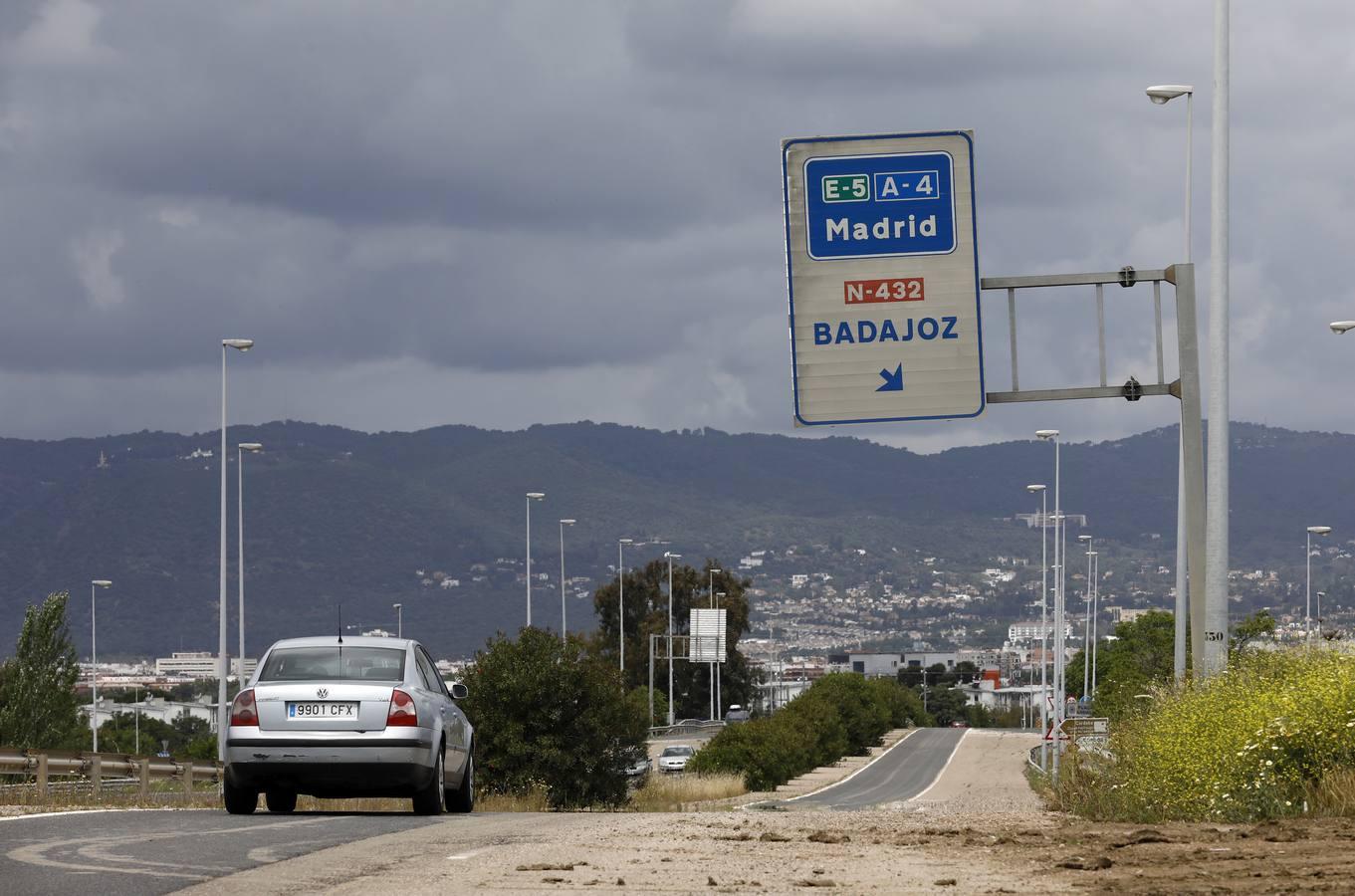 Así está la carretera N-432 a su paso por Córdoba, en imágenes