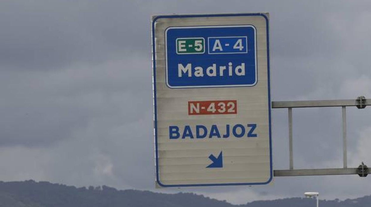 Así está la carretera N-432 a su paso por Córdoba, en imágenes