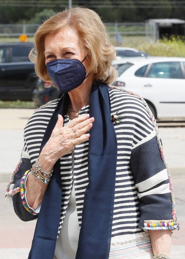 Visita de Su Majestad la Reina Doña Sofía al Banco de Alimentos de Sevilla