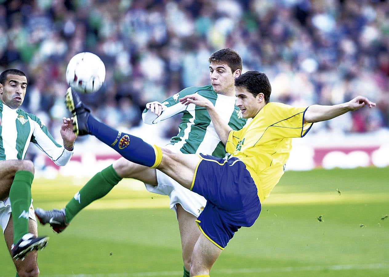 PARTIDO 100: El 26 de enero de 2003, en un Betis Villarreal (2-1), correspondiente a la 19ª jornada de la 2002-03