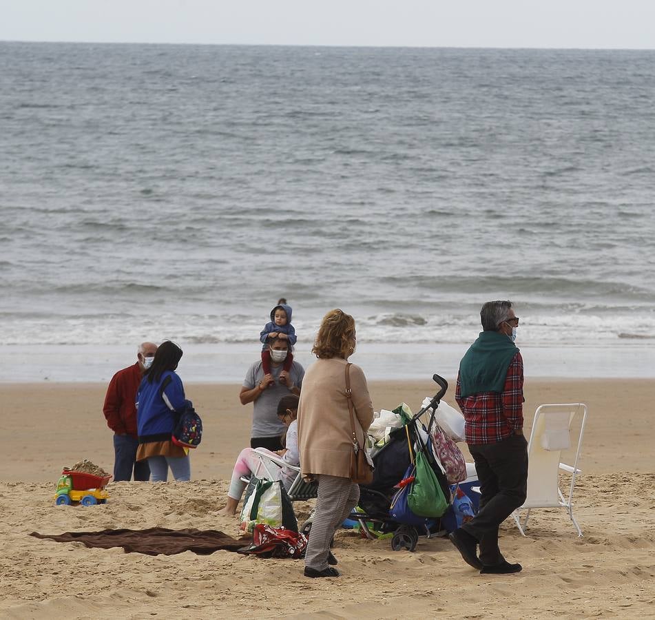 Ambiente este sábado en algunas playas onubenses