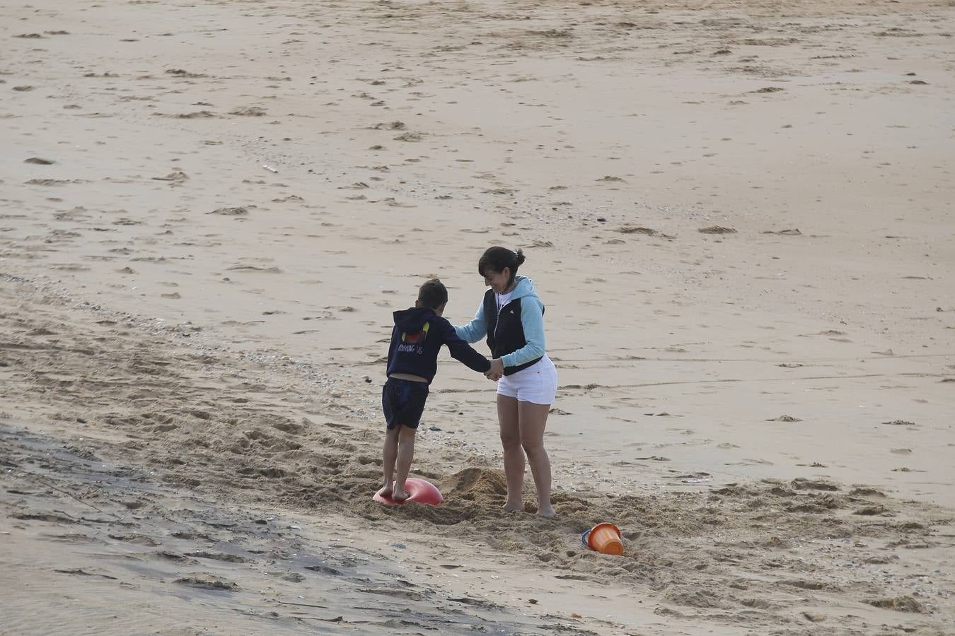 Ambiente este sábado en algunas playas onubenses