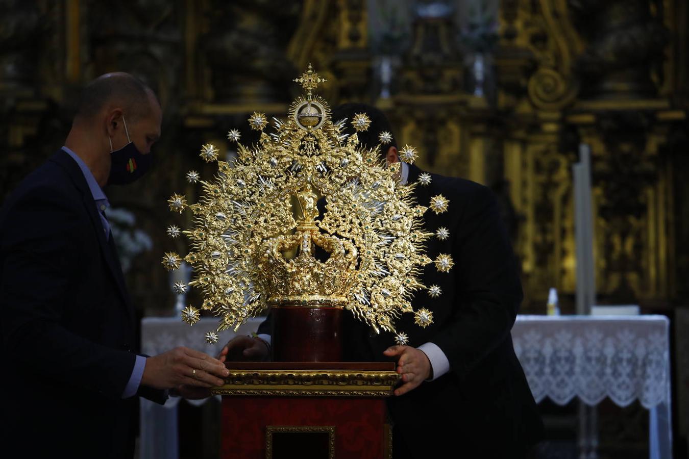 La nueva corona de la Virgen de la Esperanza de Córdoba, en imágenes