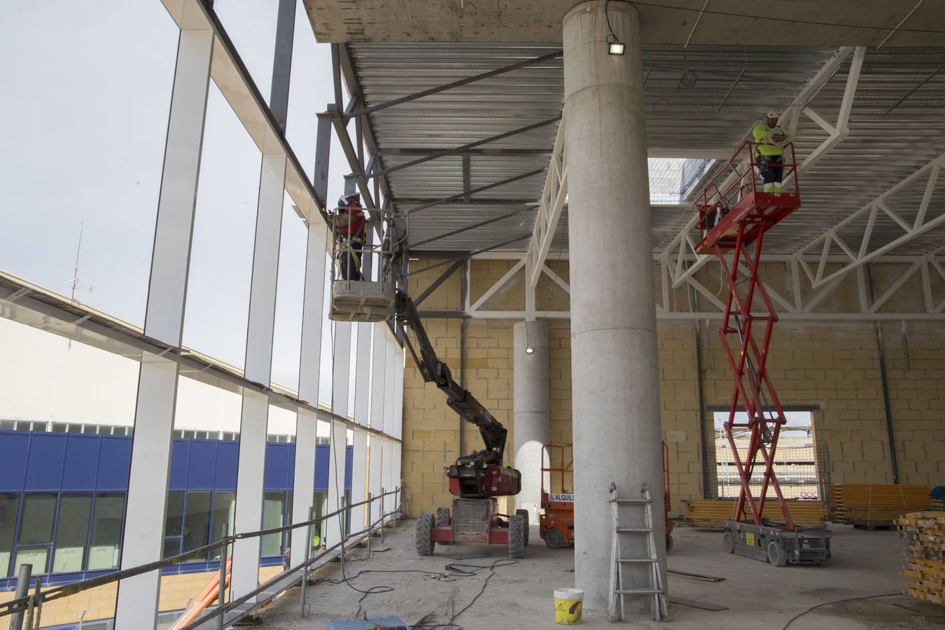 Obras en el aeropuerto de Sevilla