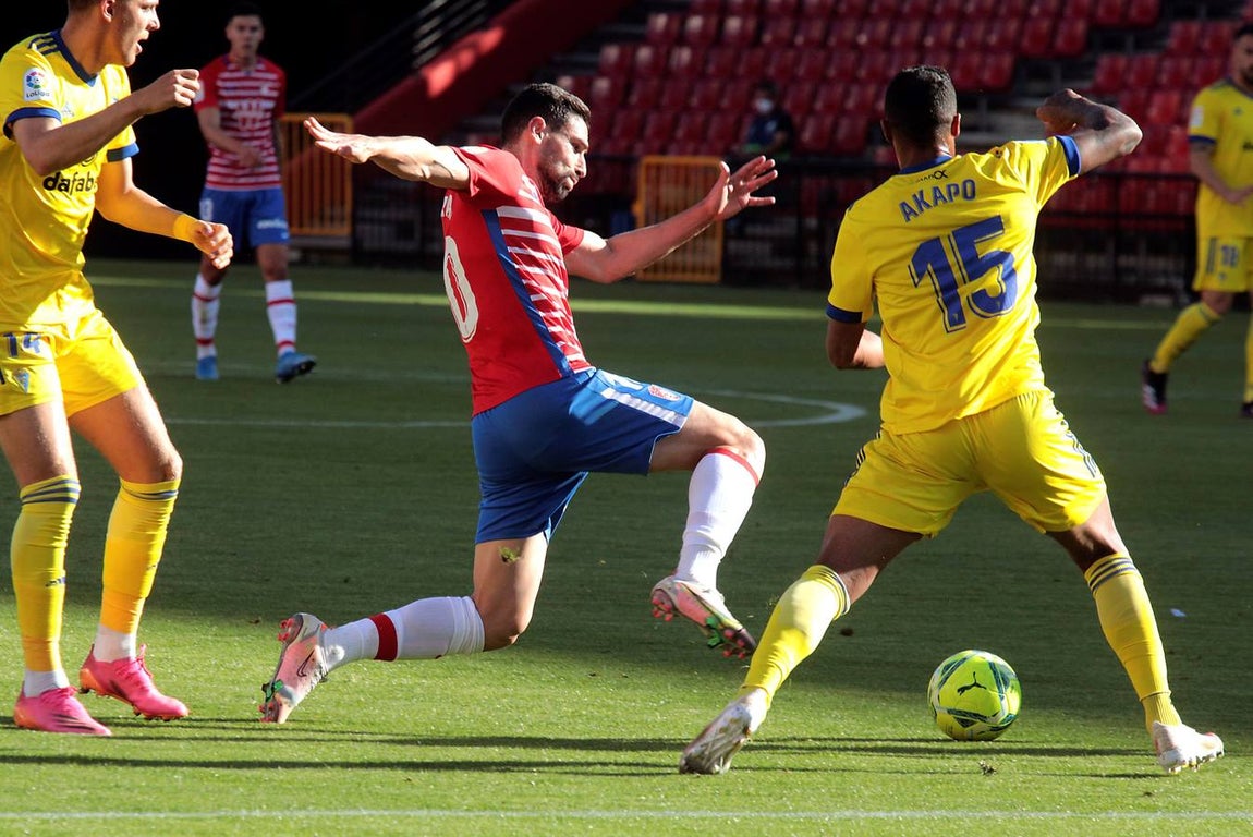 FOTOS: La victoria del Cádiz en Granada, en imágenes