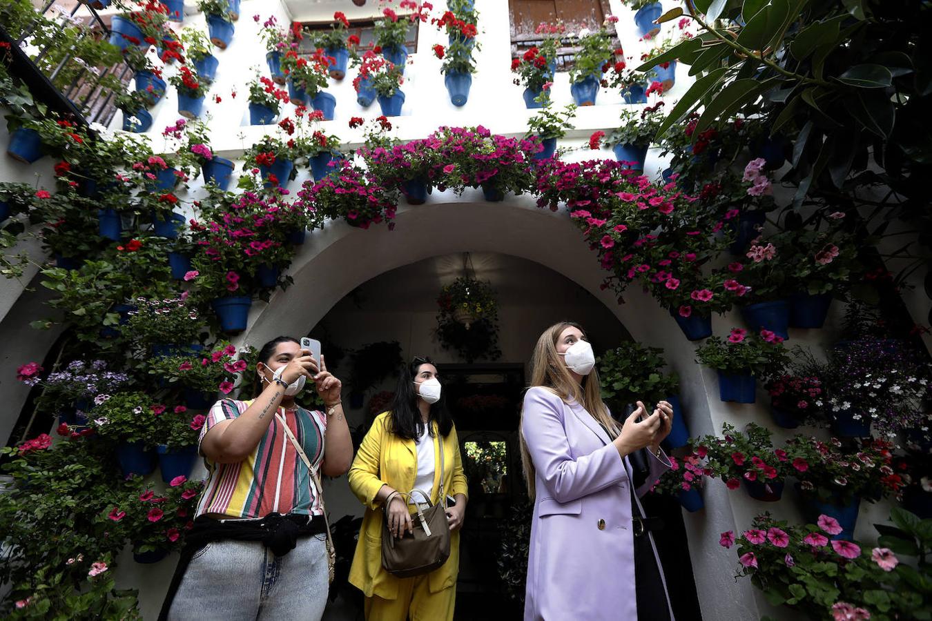 Patios de Córdoba 2021 | La ruta de Santiago y San Pedro, en imágenes