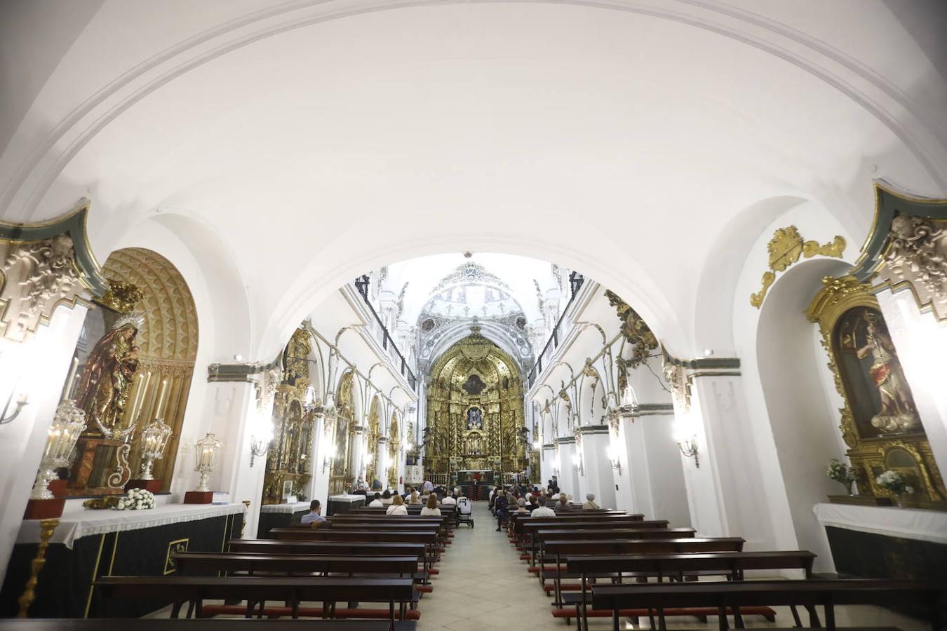 La nueva iluminación de la iglesia de San Francisco de Córdoba, en imágenes