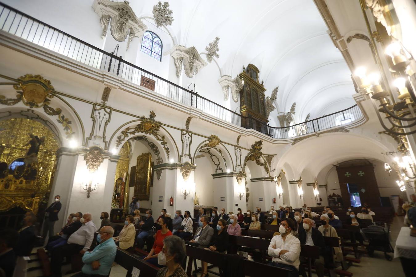 La nueva iluminación de la iglesia de San Francisco de Córdoba, en imágenes