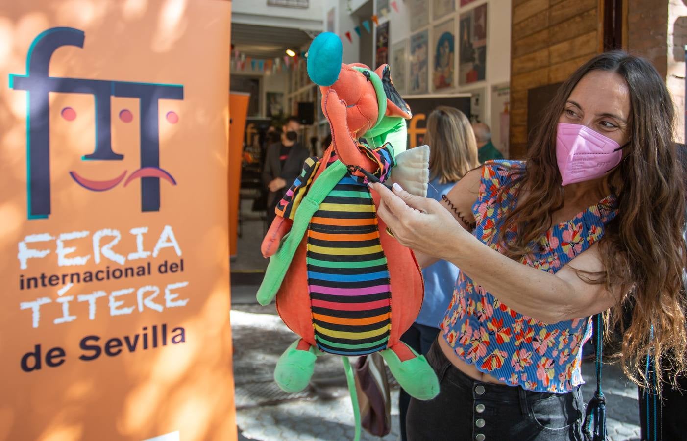 Los títeres traen su feria y la ilusión a Sevilla