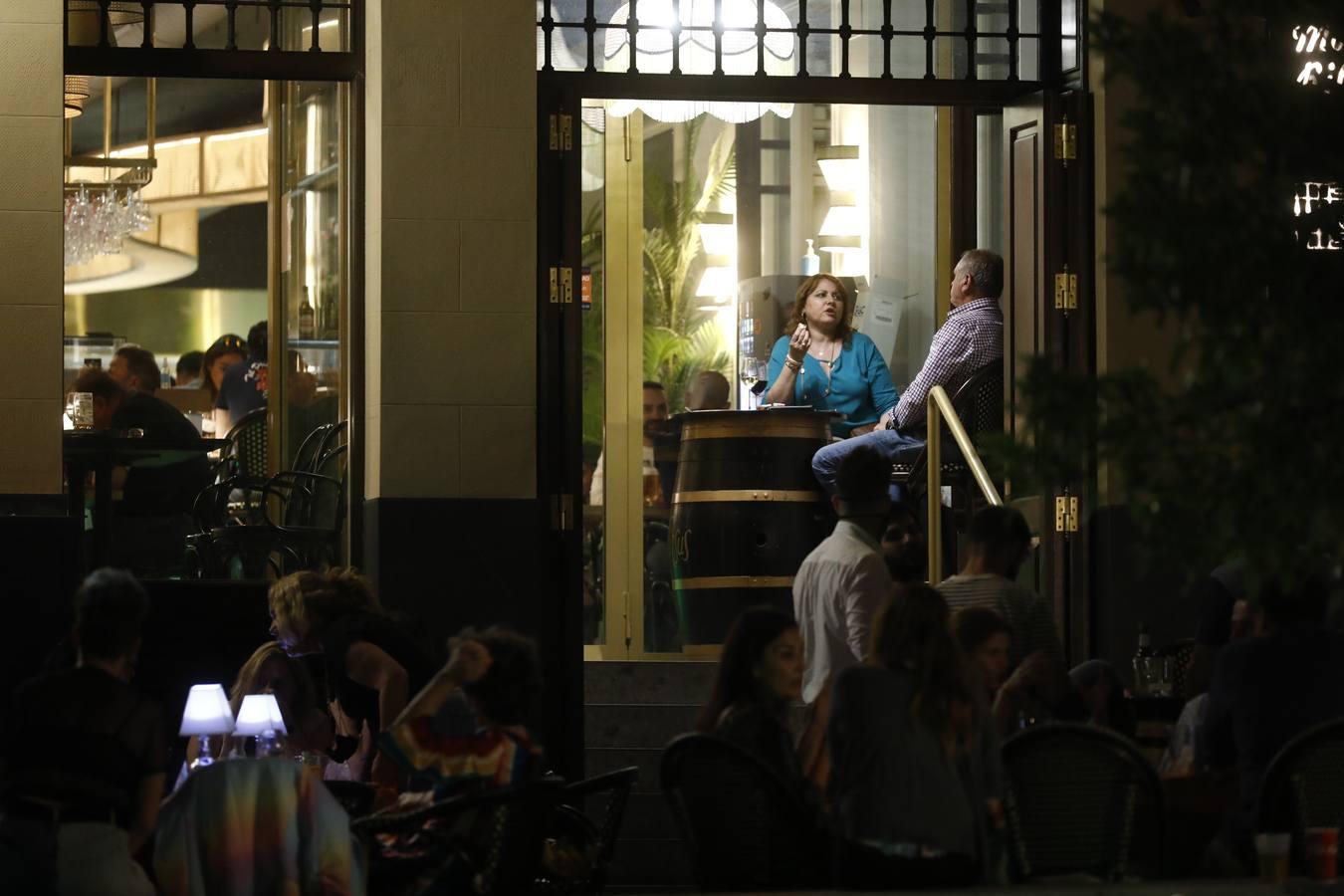 La primera noche sin toque de queda en Córdoba, en imágenes