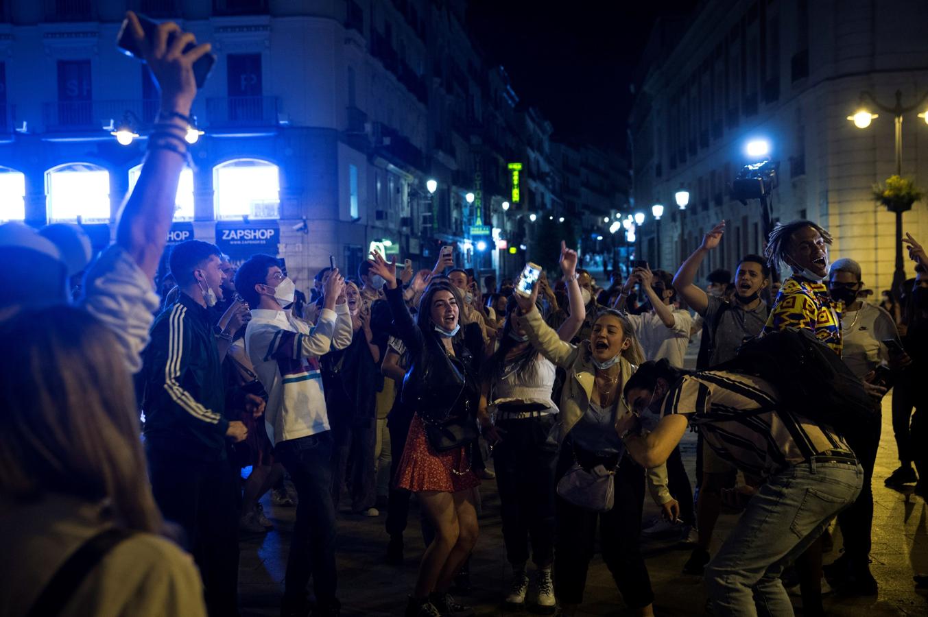 Ambiente en Sol en la primera noche sin restricciones. 