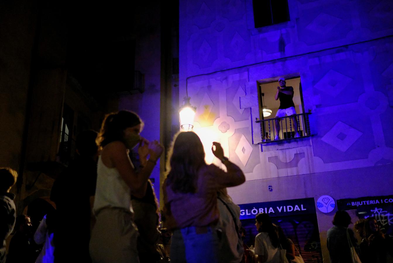 Fiesta en las calles del barrio del Born, Barcelona. 