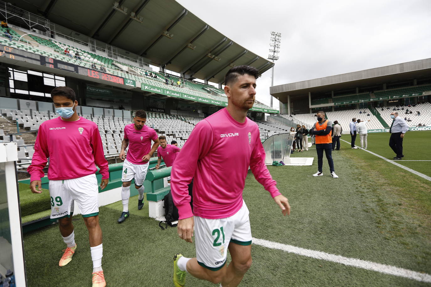 El ambiente en El Arcángel en el Córdoba CF - Cádiz B, en imágenes