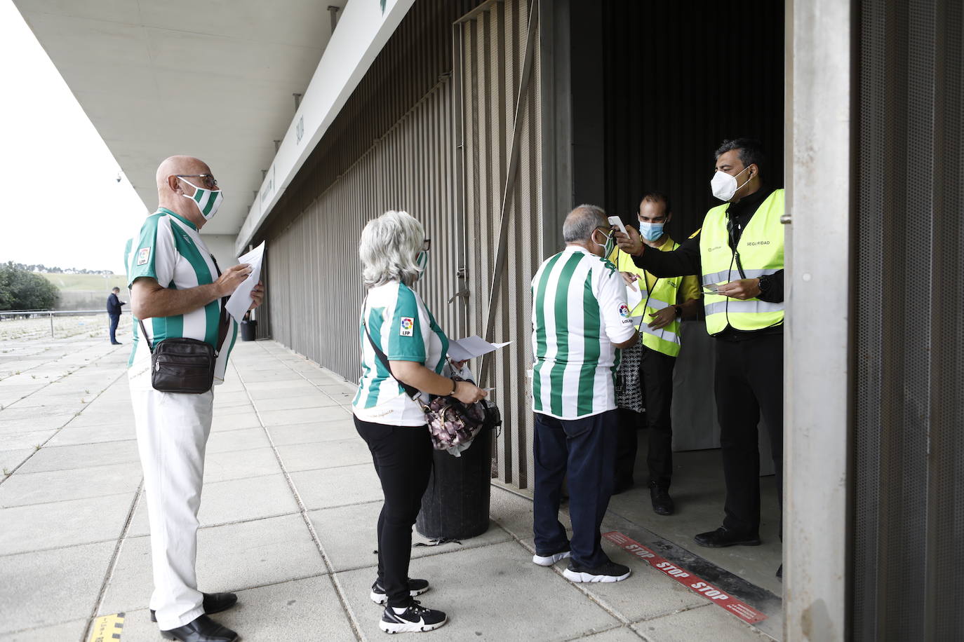 El ambiente en El Arcángel en el Córdoba CF - Cádiz B, en imágenes