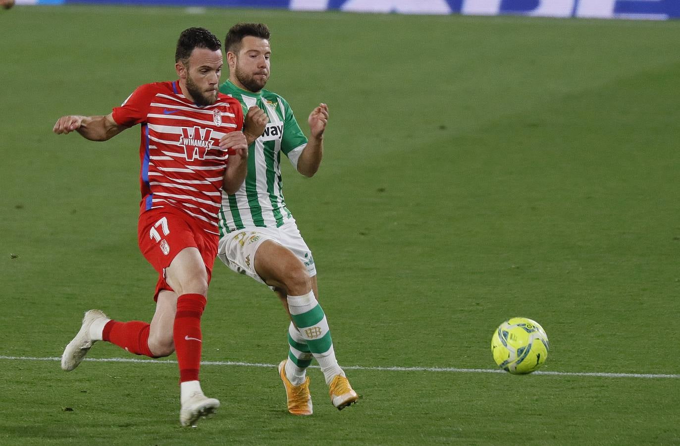 Victoria del Betis sobre el Granada (2-1)