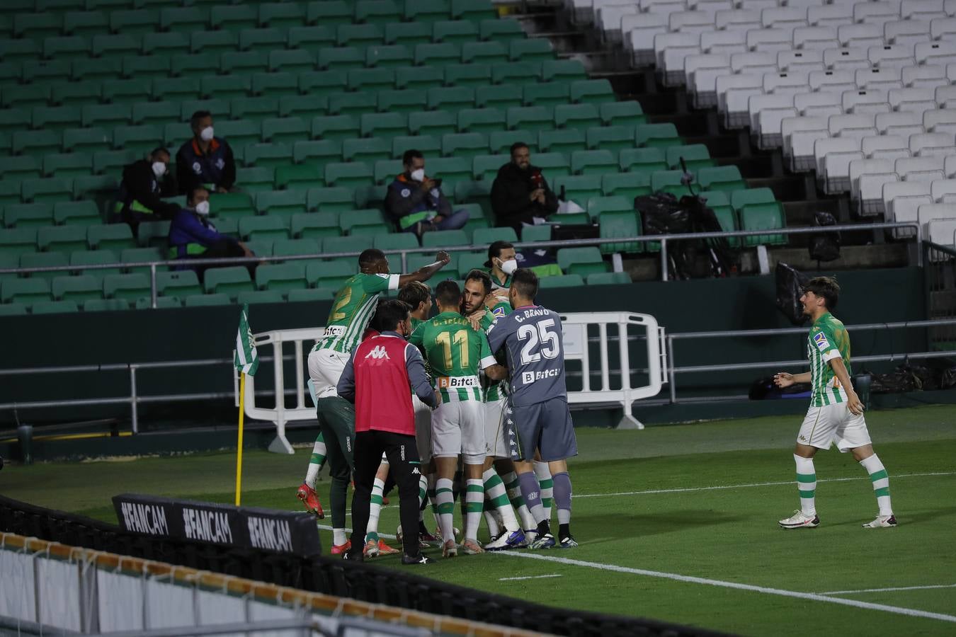 Victoria del Betis sobre el Granada (2-1)