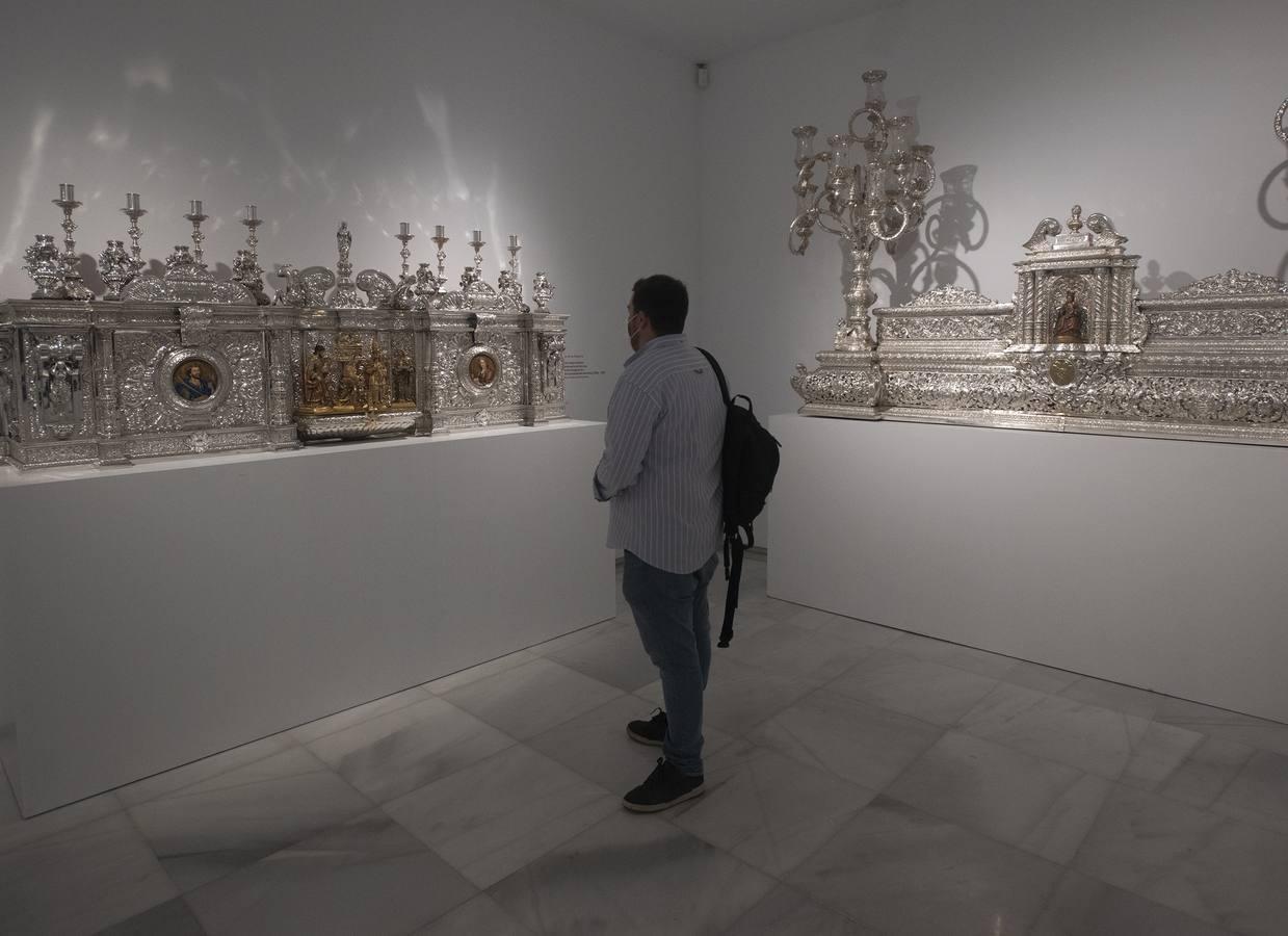 Exposición «Un siglo de esplendor cofrade» de Málaga, en imágenes