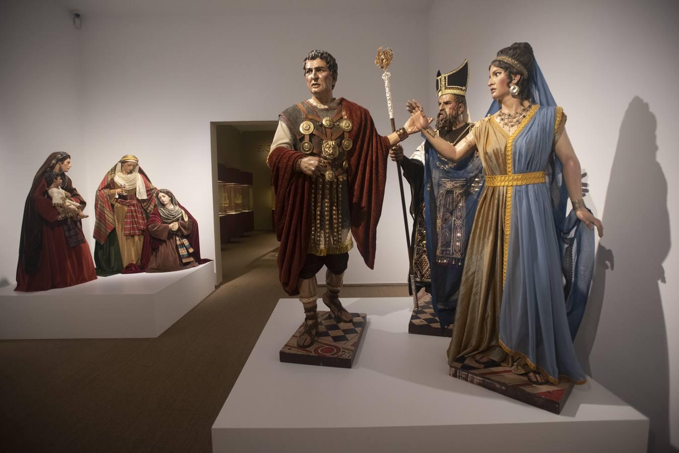 Exposición «Un siglo de esplendor cofrade» de Málaga, en imágenes