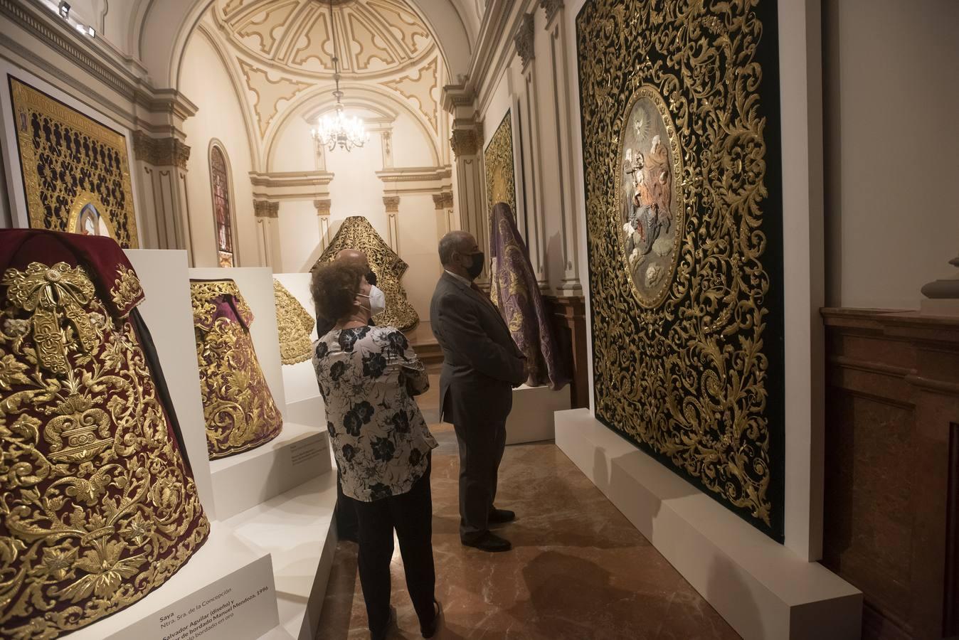 Exposición «Un siglo de esplendor cofrade» de Málaga, en imágenes